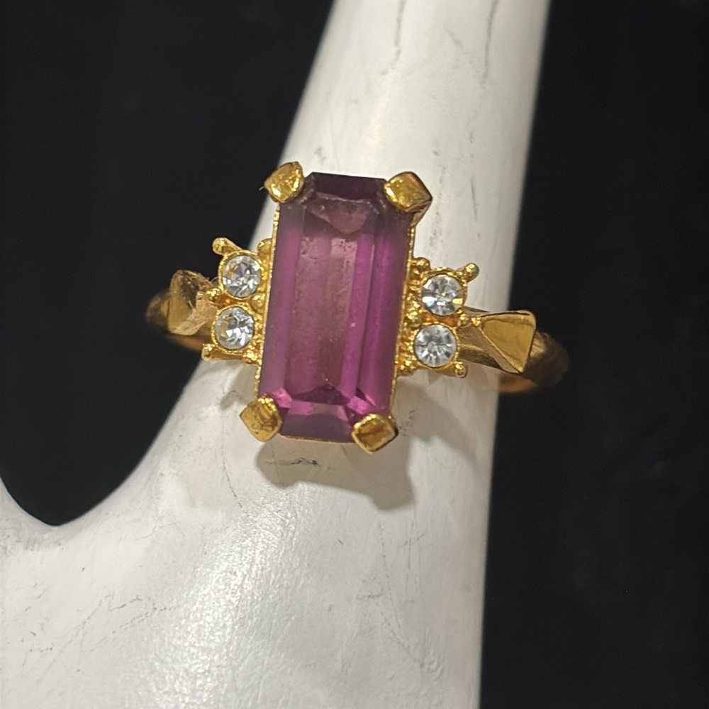 Avon Vintage 1975 Plaza IV Ring - Picture 2 of 8